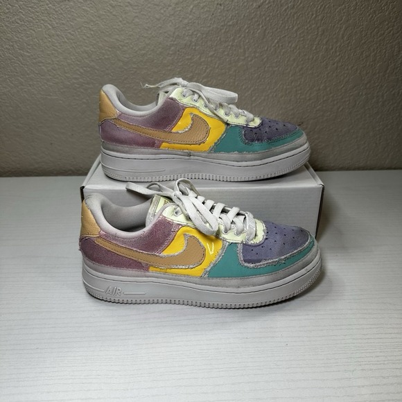 Nike Women's Size 6.5  Air Force 1 Low Tear Away Pastel Reveal Shoe Casual Trend - Picture 2 of 12